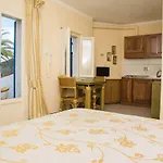 アパートホテル Residential Villaggio Innamorata カポリーヴェリ