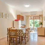 Residential Villaggio Innamorata アパートホテル カポリーヴェリ